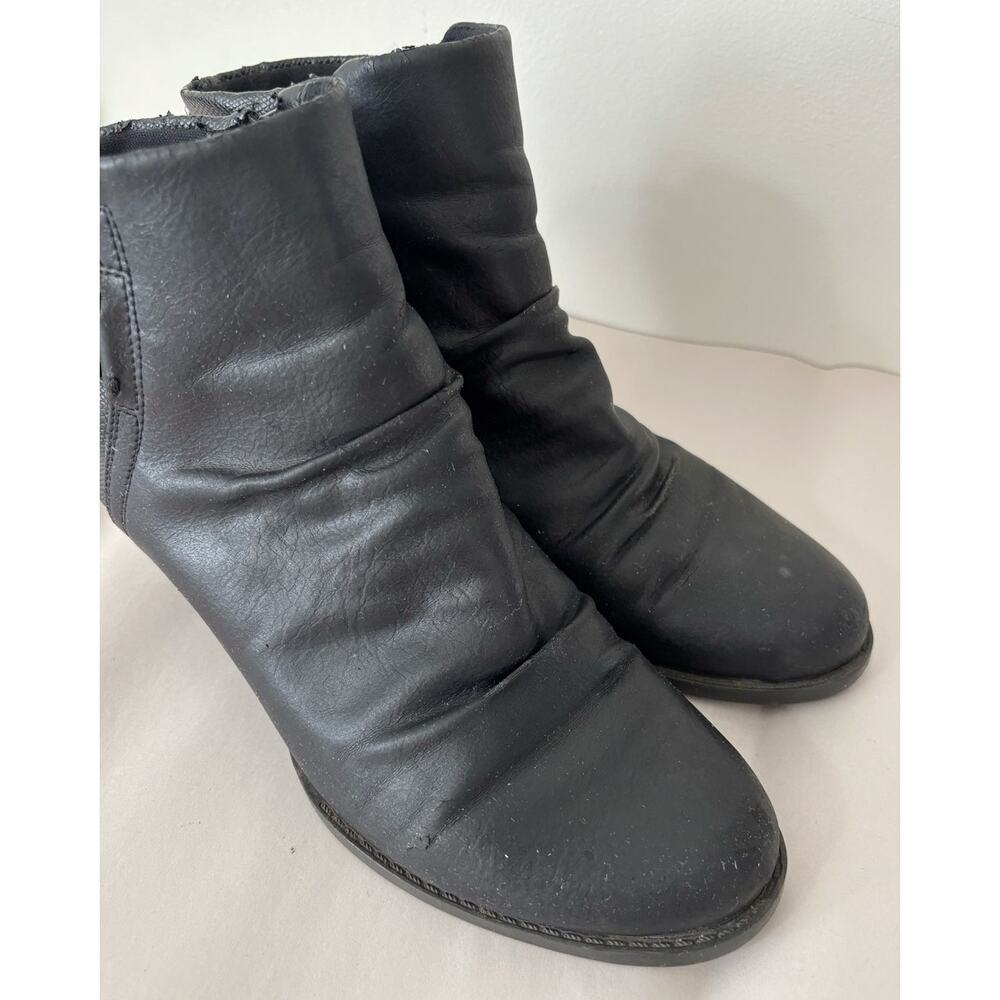 Black Baretraps Reliance Faux Leather Silver Buckle Booties 6.5 - Picture 2 of 7
